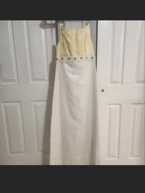 vintage "Dotted Swiss" column gown Size 7